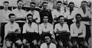 in 1927 Hajduk won the first Championship ( Miho Kurir, Marko Markovina, Petar Kurir, Otmar Gazzari, Miro Deskovic, Leo Lemesic, Renzo Gazzari, Mirko Bonacic, Vinko Radic, Sime Poduje, Ante Bonacic, Veljko Poduje and Ivan Montana )